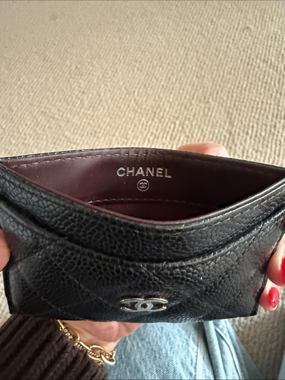 CHANEL Black Quilted Card Holder with Gold CC Emblem - Picture 3 of 3